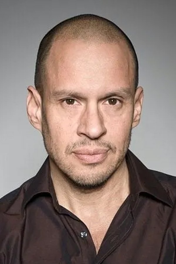 Jonathan Sagall - headshot