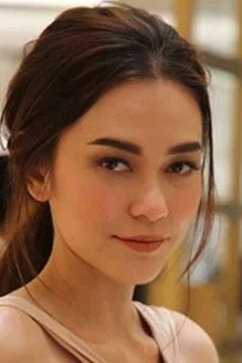 Vanida Golten - headshot