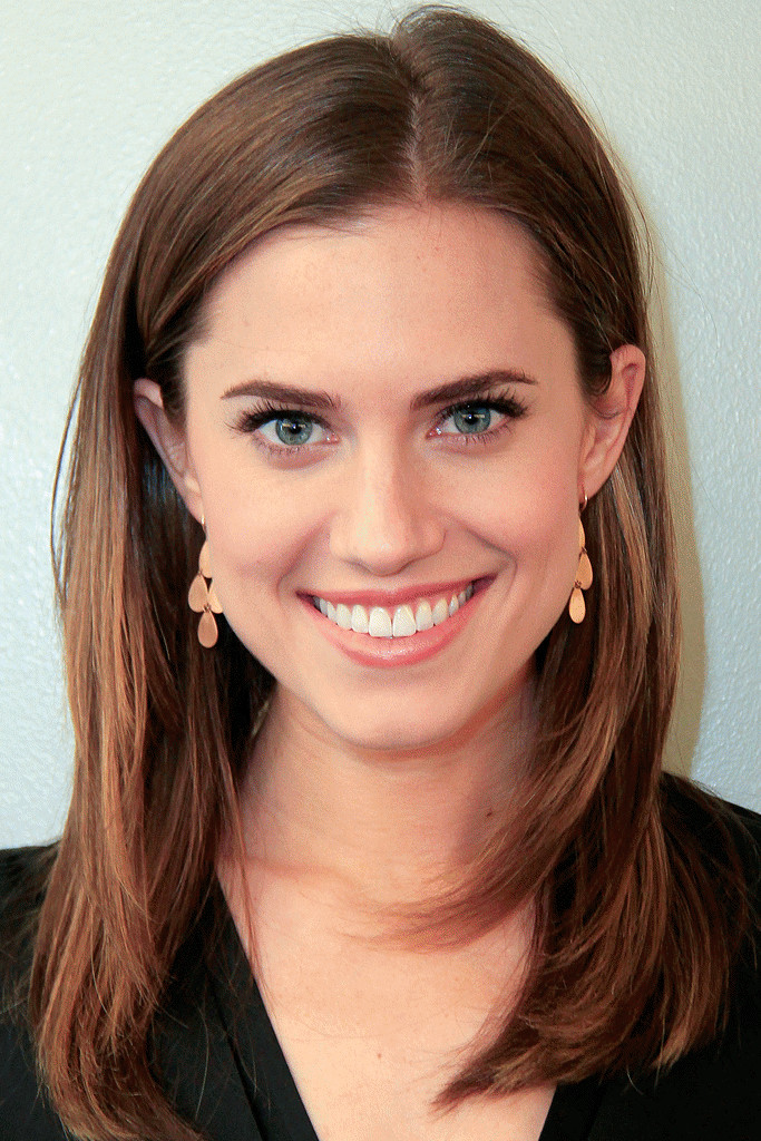 Allison Williams - headshot