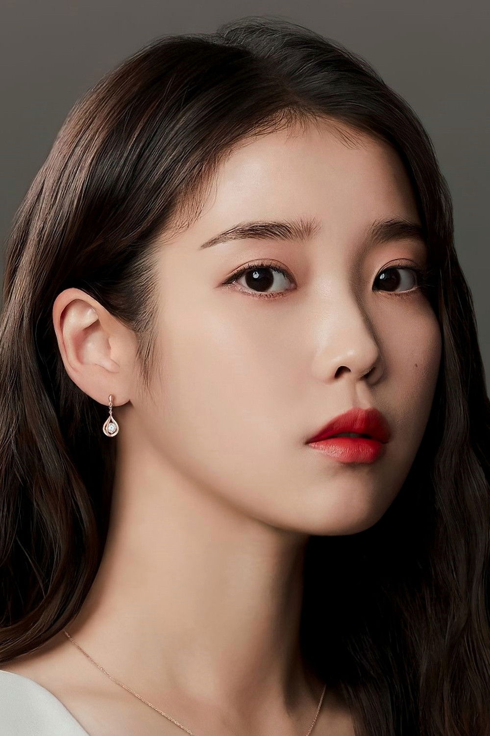 IU - headshot