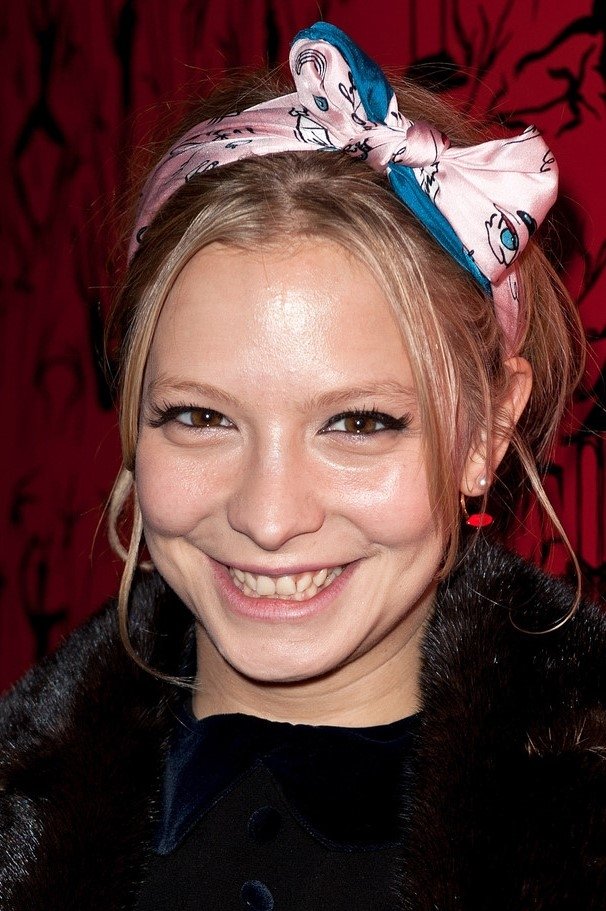 Annabelle Dexter-Jones - headshot