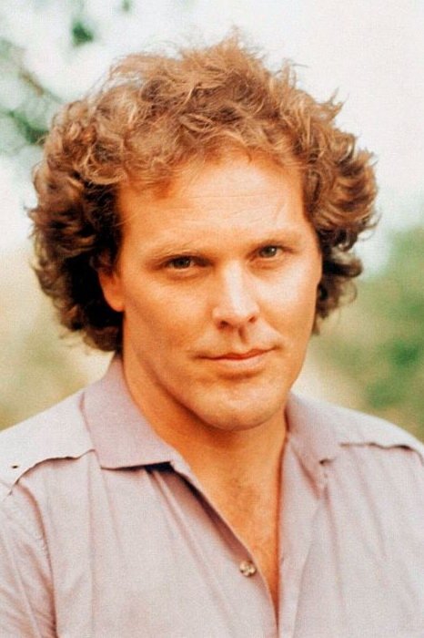Wings Hauser - headshot